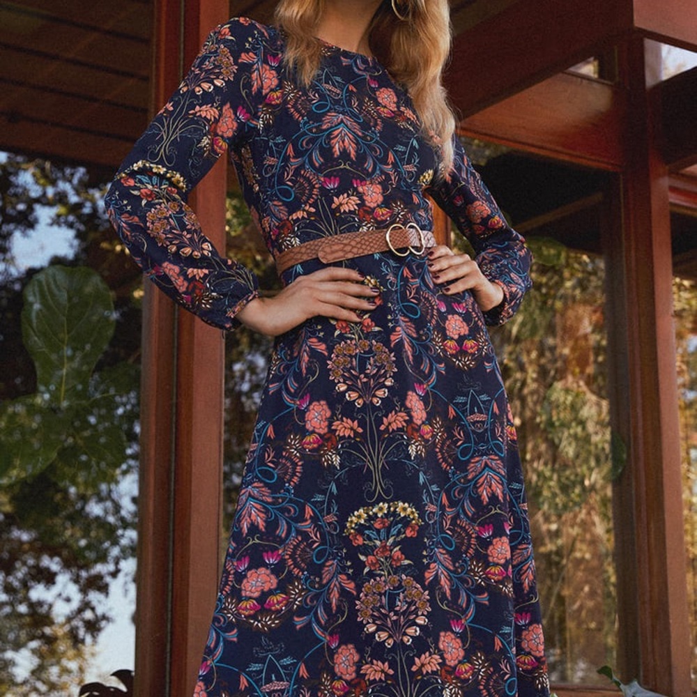 Lulu’s floral Midi dress with sleeves